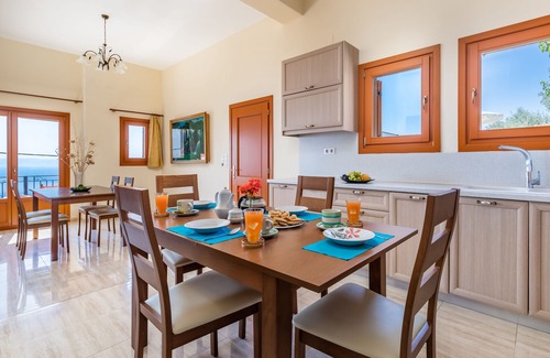 Glossa Villa | Villa DISI with private pool at the best prices.