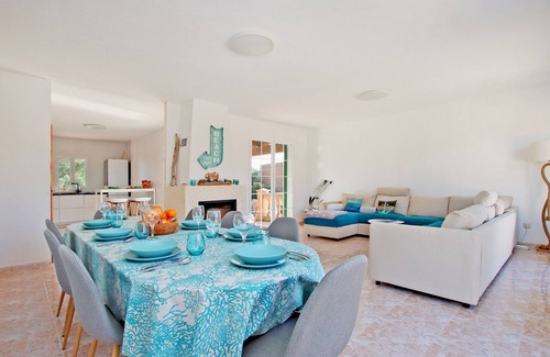 Calas de Mallorca Ski Chalet | Villa Domingos, a comfortable holiday house with a private pool and BBQ in Cales de Mallorca