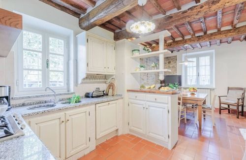 Lucca Villa | Villa Dondolino, a Stylish Farmhouse with Private Pool close to Lucca and the Beach