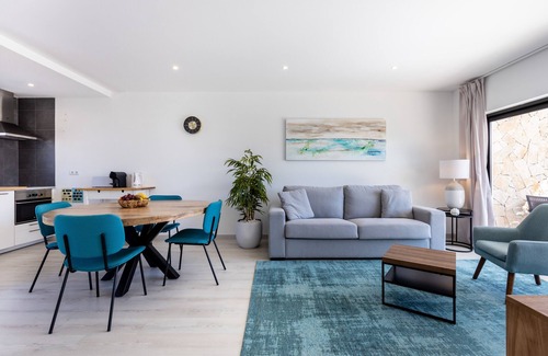 Sagres House | Villa Drop In with private pool and garden in Sagres