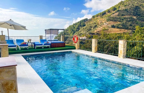 Nerja Villa | Villa el Nacimiento Nerja