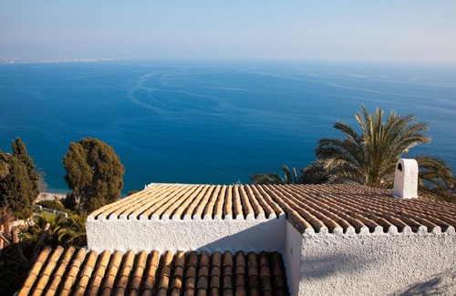 Velilla-Taramay Villa | Villa 'El Nido' with Sea View, Wi-Fi and Air Conditioning