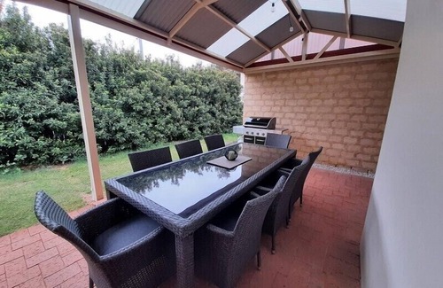 Dunsborough Villa | Villa Elanora - Beautifully executed recent renovation. Stylish and comfortable