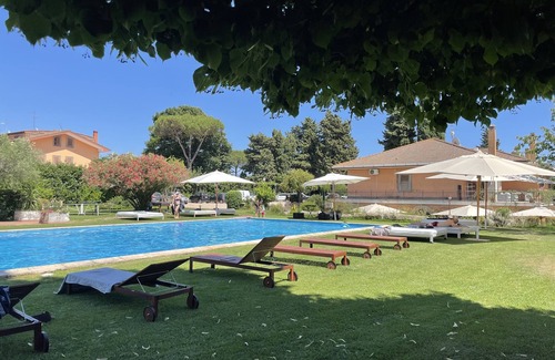 Centro Giano Villa | Villa Elena Luxe Home