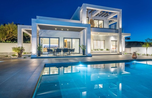 Psarou Villa | Villa Elysian - Three Bedroom Villa, Sleeps 6