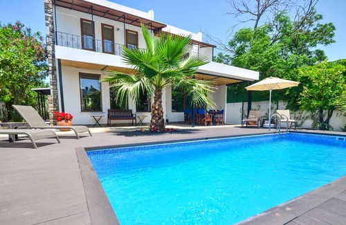Bitez Villa | Villa Ercin - Five Bedroom Villa, Sleeps 8