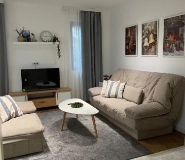 Lisina Apartment | Villa Evergreen