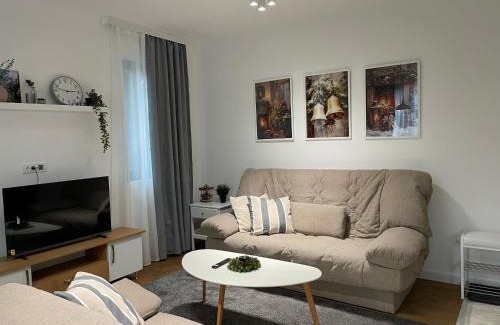 Lisina Apartment | Villa Evergreen