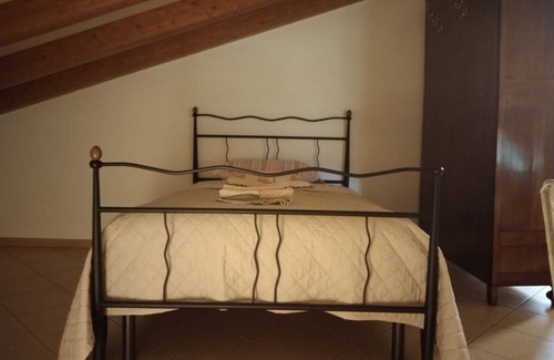 San Faustino-Madonnina-Quattroville Bed & Breakfast | VILLA FABIOLA - GANACETO SOLO AFFITTI BREVI ITALIA