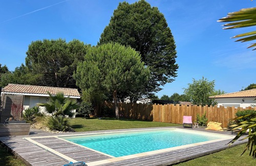 Saint-Jean-d'Illac Villa | Villa Familiale Avec Piscine Entre Bordeaux et Bassin D'arcachon