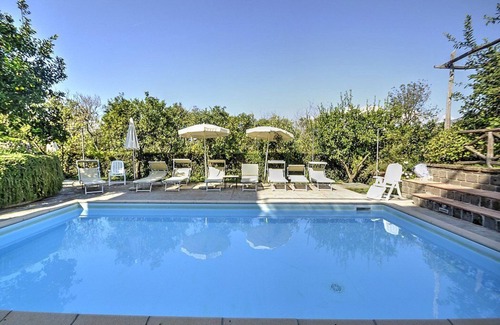 Sant'Agnello House | Villa Fillide C: A cozy studio apartment surrounded by a lemon and orange garden, with Free WI-FI.