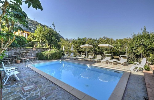 Sant'Agnello House | Villa Fillide C: A cozy studio apartment surrounded by a lemon and orange garden, with Free WI-FI.