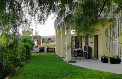Floridia House | Villa Finaiti - LAND