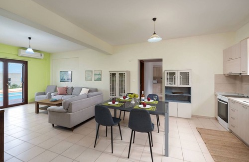 Pyrgos Psilonerou Villa | Villa Flora - Pýrgos Psilonérou ,Crete