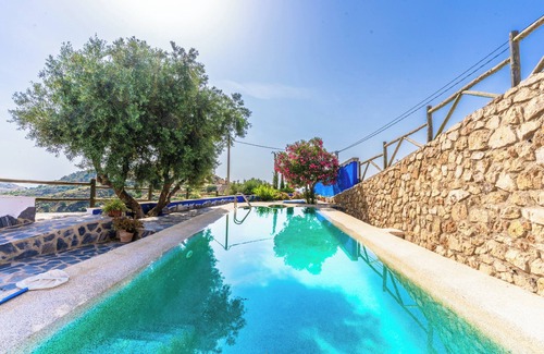 Bedar Villa | Villa for 4 with feature pool & great reviews