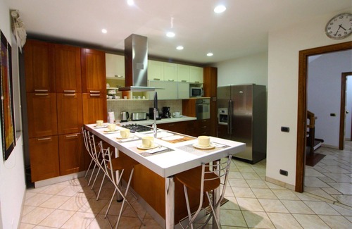 Pieve al Bagnoro Villa | Villa for 5 persons with beautiful infinity pool and outdoor Jacuzzi, strategic location for visitin