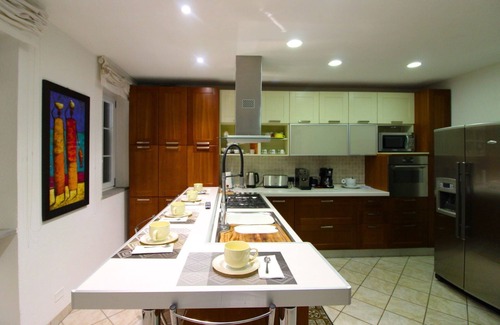 Pieve al Bagnoro Villa | Villa for 5 persons with beautiful infinity pool and outdoor Jacuzzi, strategic location for visitin