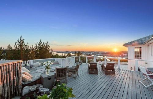 Reinsvik Villa | Villa Freya with stunning sea view