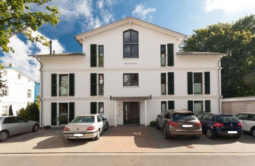 Sassnitz Villa | Villa Friede-Marie - App Finja Hafen-Ostsee-Blick