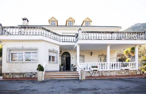 Los Villares Cottage | Villa Fuji private pool nature and relaxation.