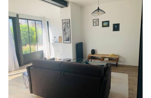 Juvisy-sur-Orge Apartment | VILLA GABI:Appart'T2 Tour Eiffel-10' Paris, ADP Orly