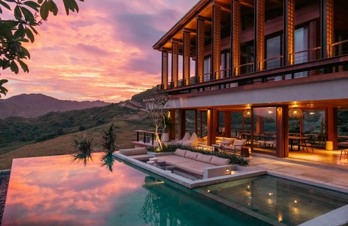 Praya Barat Villa | Villa GEM - 4 bedroom at Tampah Hills