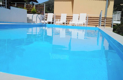 Ratzakli Villa | Villa George Sunrice .3br .private Pool .free Parking .sea Views