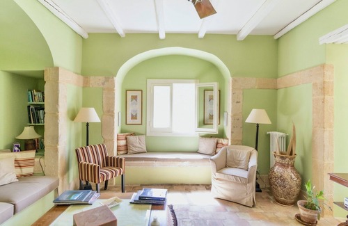 Lentini Villa | VILLA GIARDINI - Eight Bedroom Villa, Sleeps 20