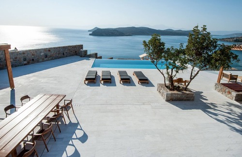 Plaka Villa | Villa Gina The New Eco Chic Destination