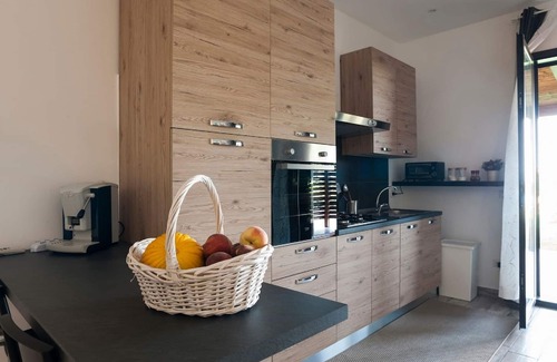Santa Venerina House | Villa Ginevra depandance swimming pool and wifi and free parking