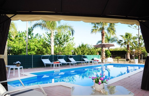 Agrigento Villa | Villa Gioiosa 5 bedroom villa with fenced pool, Air-con,Wi-Fi, BBQ, 3min to town