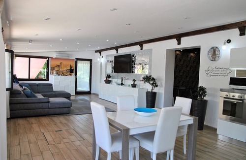 Trivio Villa | Villa Giselda with private pool and outdoor whirpool