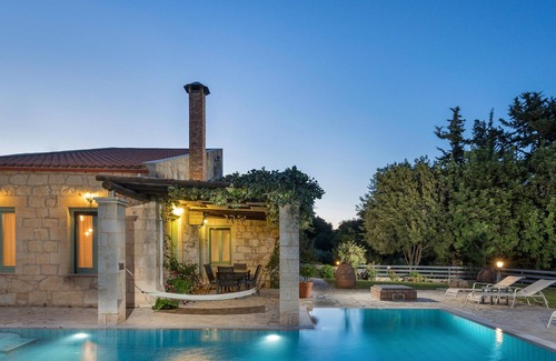 Maza Villa | Villa Grego, Heated Pool & Jet-Tub, Garden, Absolut Privacy