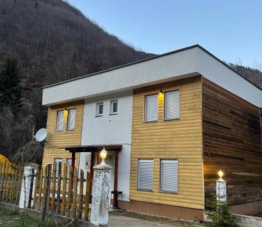 Pejë Apartment | Villa Gryka