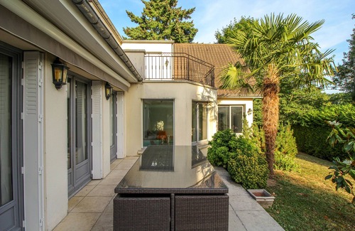 Villennes-sur-Seine Villa | Villa heated pool, central A/C for bedrooms, 30mn to Paris