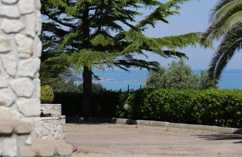 Defensola Villa | Villa Hibiscus - Panoramic studio for 2 people in villa with swimming pool