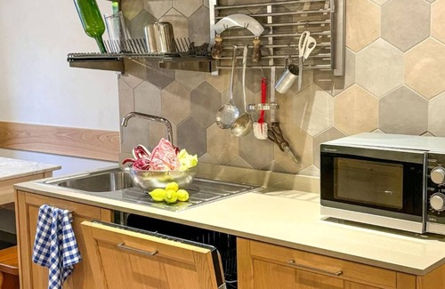 Tarzo Villa | Villa 'Il Cortivo 81' with Lake View, Wi-Fi and Air Conditioning