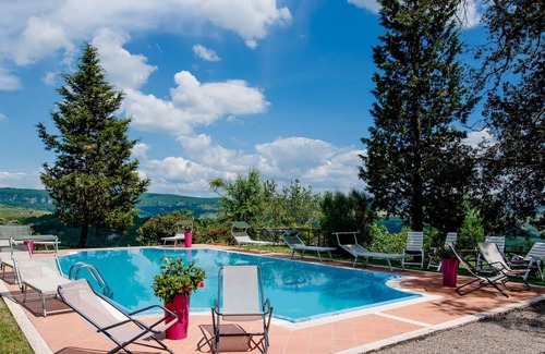 Il Poggio Villa | Villa Il Giardino in Radicofani