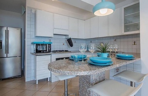 Sirenuse House | Villa Ilona: A splendid and luminous three-story independent house which faces the sun and the sea, with Free WI-FI.