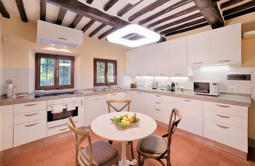 Castellina in Chianti Villa | Villa in Castellina w Pool Garden Winery