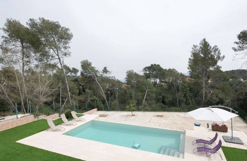 Castellar del Riu Villa | Villa in Castellar del Riu with Pool & Pyrenees