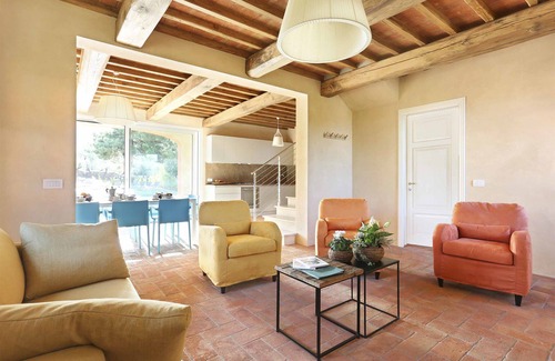 Cascine-La Croce Villa | Villa in Colle Di Compito with 3 bedrooms sleeps 6