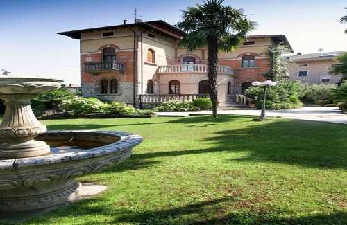 Desenzano del Garda Villa | Villa in Desenzano near Lake Garda