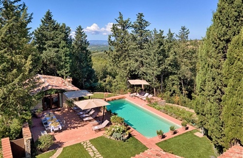 Castellina in Chianti Villa | Villa in Castellina w. Pool, Garden & Winery
