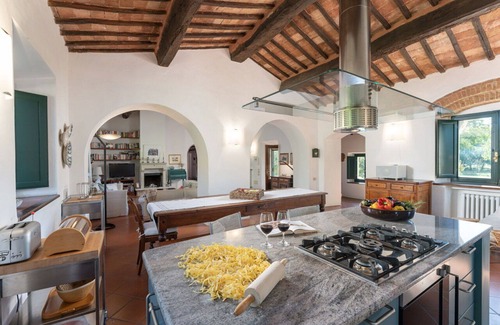 Colle di Val d'Elsa Villa | Villa in Le Grazie with 7 bedrooms sleeps 14