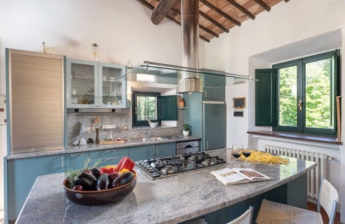 Colle di Val d'Elsa Villa | Villa in Le Grazie with 7 bedrooms sleeps 14