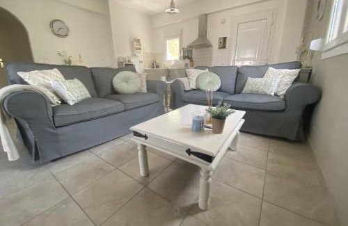 Kirianna Villa | Villa in Loutra with Sea View and Pool