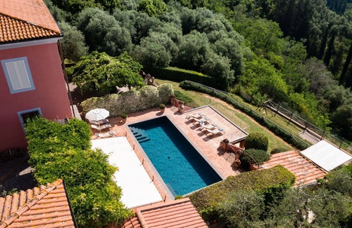 Peccioli Villa | Villa in Montelopio with 5 bedrooms sleeps 13