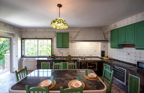 Padron House | Villa in Padrón with Private Pool & Mountain Views
