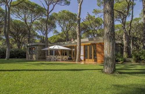 Roccamare Villa | Villa in Roccamare with 5 bedrooms sleeps 10